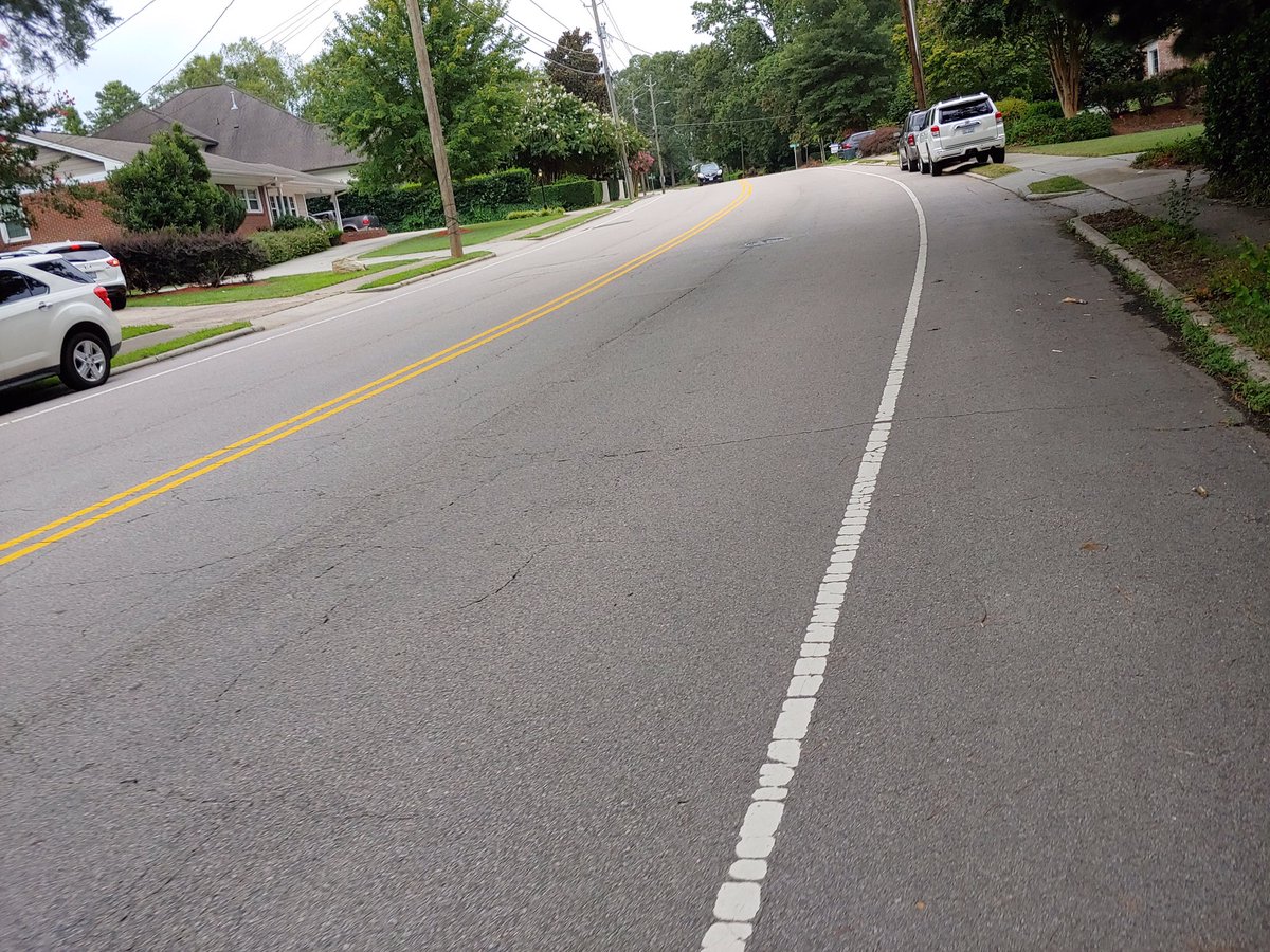 I’ve come to expect cars parked in the #bikelanes on St. Mary’s, but maybe some people have been warned/ticketed? I don’t know how else to figure why multiple drivers thought this was a good idea. Also, this does not seem like a good idea.