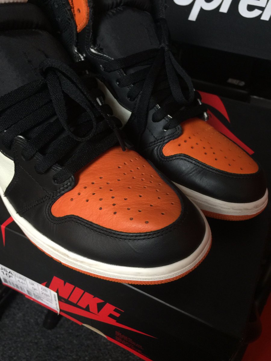 Shoevillain's tweet photo. Shattered Backboard ... Worn ... 10.5 ... Best offer takes them ... RT’s appreciated 🏆 https://t.co/bh9T9nhf76