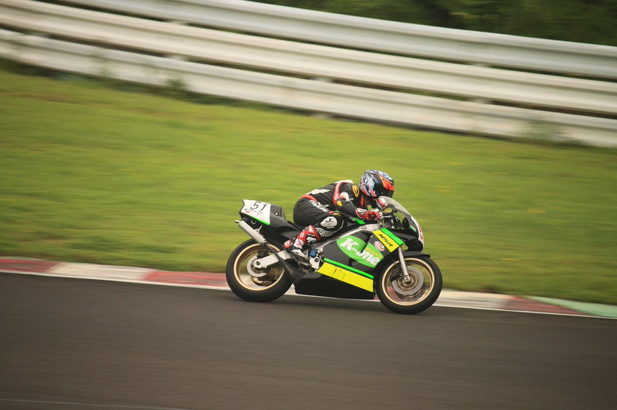 aooooon600's tweet image. 昨日は菅生で
知らな人を流し撮りおじさんしてました。
持ってったSDカードがゴミで
撮れ高微妙でした。
あと1/200は三本スポーク
綺麗に流れてくれない…
#2ストミーティング