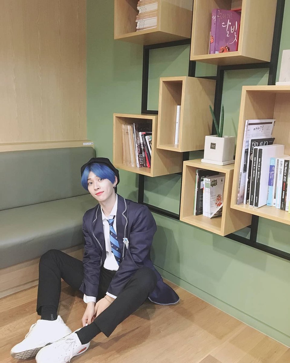 ColombiaNoir's tweet photo. [TRANS] 190804 Actualización oficial de Instagram de Noir

¡Todavía no había terminado! 😘💙

#느와르 #NOIR #EnergeticIdol #GodlyIdol #김연국 #YEONKUK #SchoolUniform #Sunday #RemedialClass https://t.co/QtFzJaXJMw