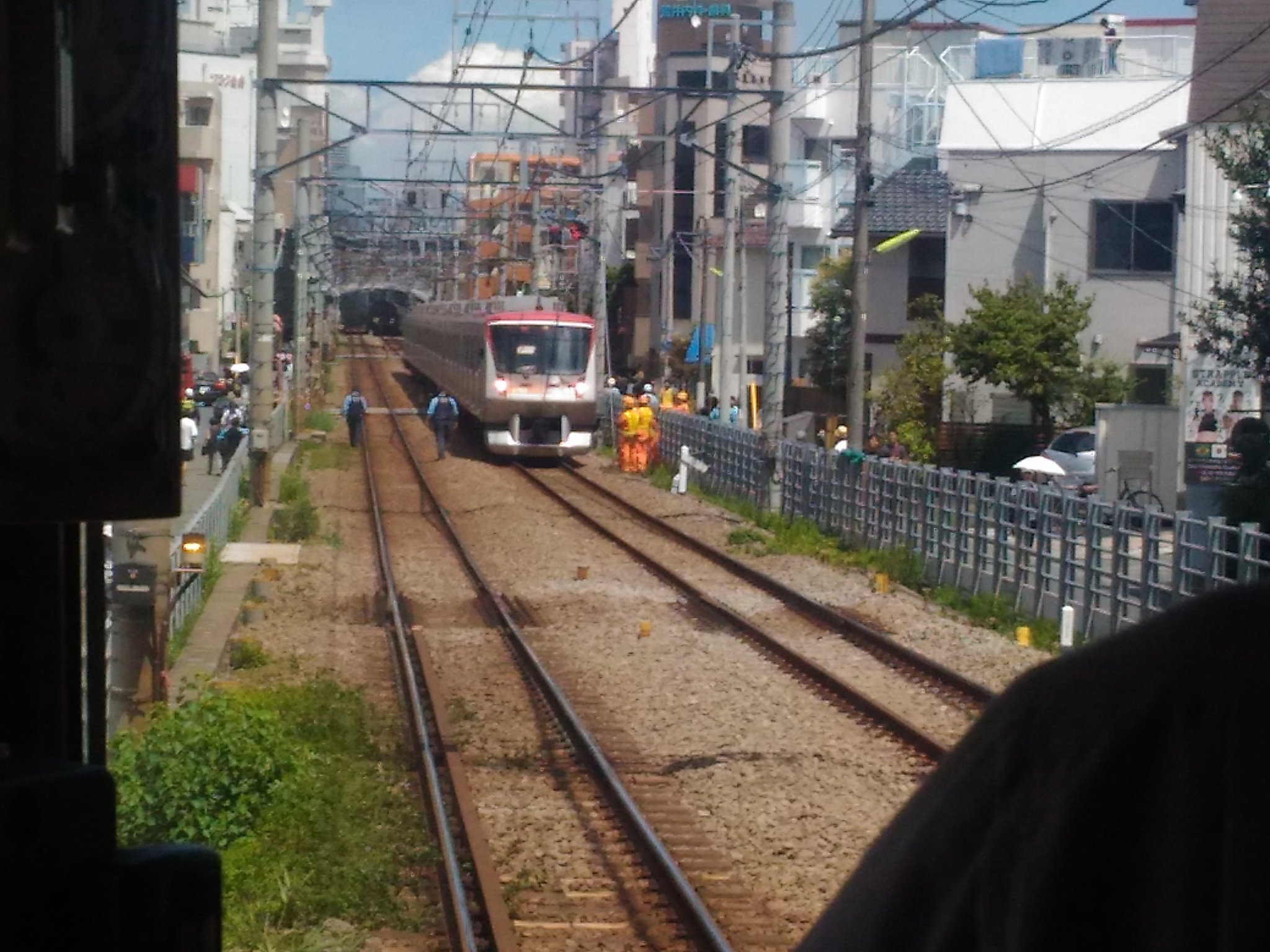 東急大井町線の自由が丘駅～九品仏駅間で人身事故が起きた現場画像