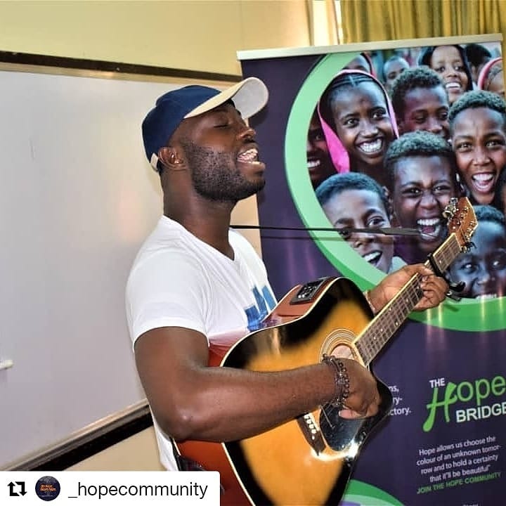 manlikekoli's tweet photo. #Repost @_hopecommunity
・・・
This is Koli Akpet @man_like_koli 
He shared his story with us, one which was so beautiful. He sang so powerfully, sending chills through our bodies and our hearts. Thank you so much Koli.

#StoriesofHome 
#HopeIsALanguage 
#HopeConference https://t.co/B0BV1LVTcs