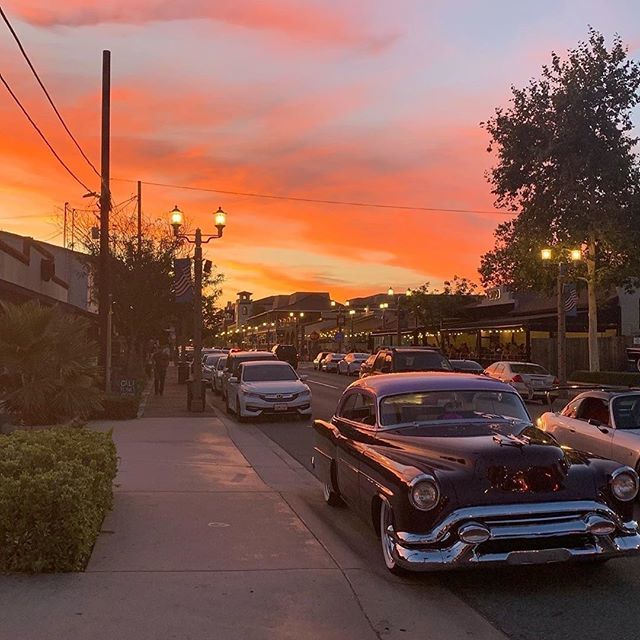 visit_temecula's tweet photo. Summer Nights in Old Town Temecula🌇🎸🍴🤩 📸 @live_laugh_8_love
Show your favorite Old Town Restaurant, Business or shop below some love! 🤩 #oldtowntemecula #temeculavalley #visittemecula #drinktemecula #dinetemecula #sunset #abc7eyewitness #visitcal… https://t.co/0jOWr5rD8V https://t.co/dOAjg8Fsxp