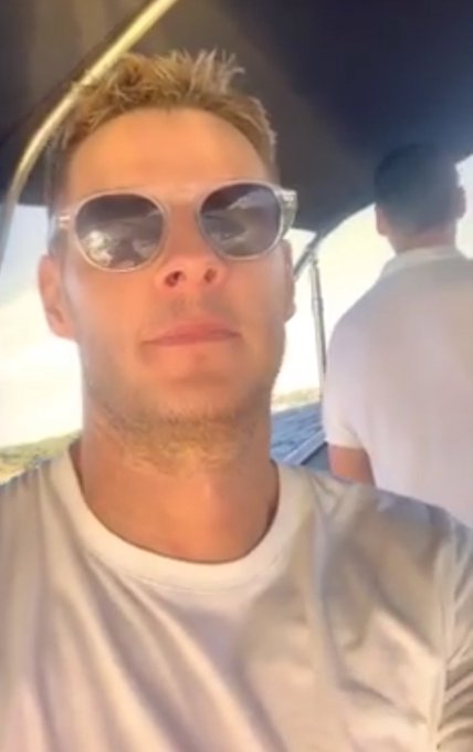 lallier_michel's tweet photo. Bonjour @menimichel 💗Bon Lundi à toi, à tous les #Delormers, ainsi qu'à Notre Beau et Adorable #ChefBienAimé le Sublime 💗💞😎@Mdelormeau 😎💞💗Hâte de savoir sa Prochaine #DestinationVacances 😎🌞🌊🌴🚢💗💞Gros Bisous à Toi et à Notre Mattou d'Amour 💗💞😘😘😘 https://t.co/5yFxG3j2ay