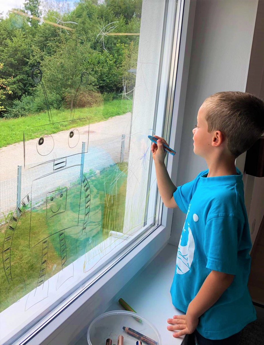 Was für ein Meisterwerk, von „Picasso da Vinci Future“. 🎨
Der kleine Künstler startet kreativ, frisch &amp; munter in die neue Woche. 
#happymonday ✌️💙
