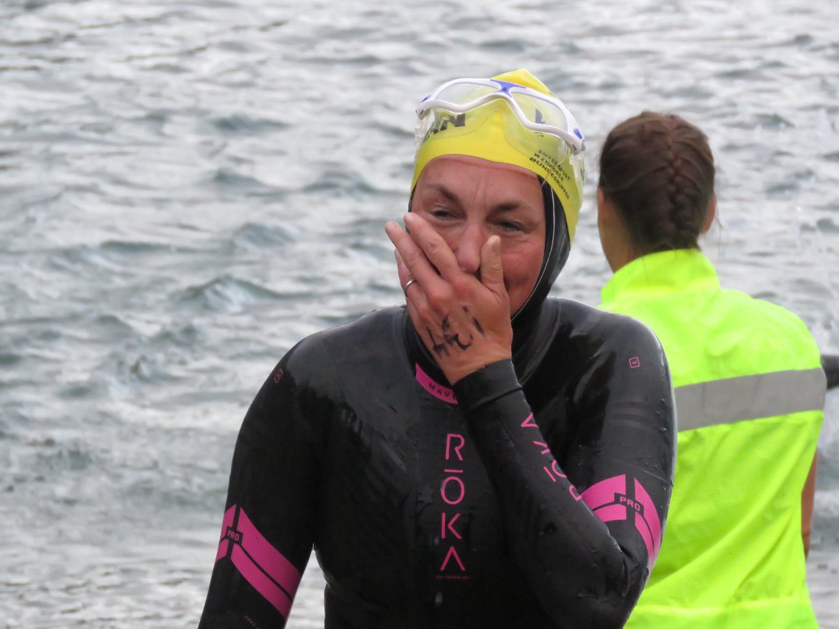 Louise Minchin tweet media