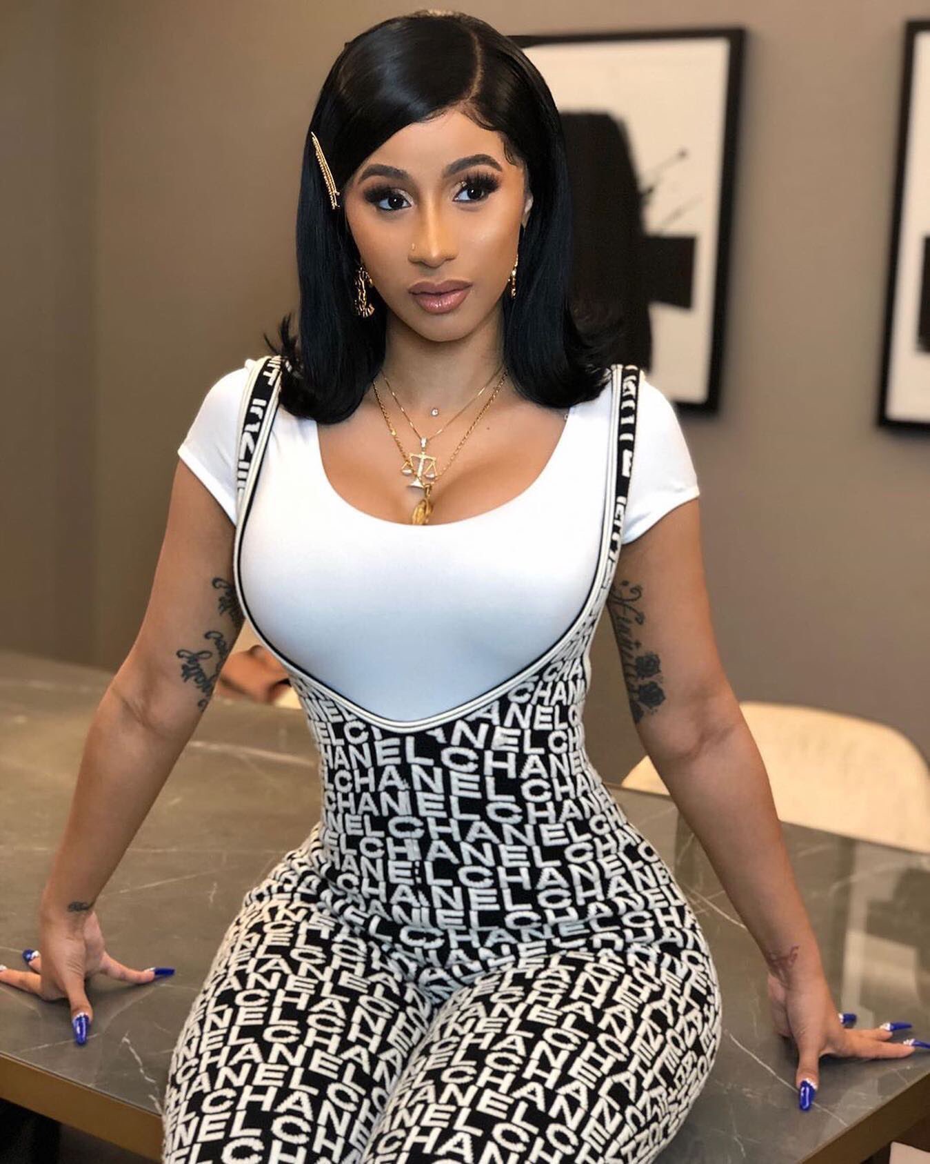 tw-pornstars-cher-adelexxx-twitter-i-want-a-new-look-should-get-my