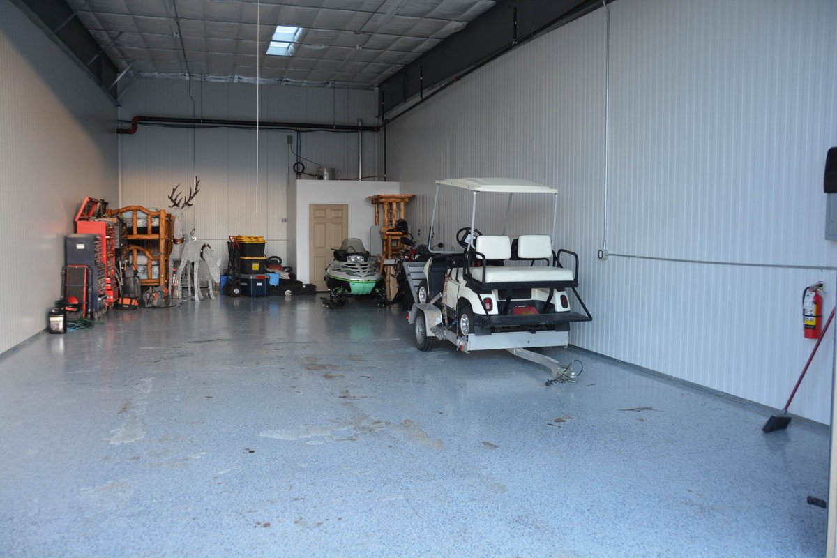 imperialstorage's tweet image. #Inventorystoragegarage is usually associated with storing furniture, valuable items, personal belongings, and #RecreationalSear to #DeclutterSpace and provide absolute protection. Get a cost-effective solution for your business and #CommercialStorage. bit.ly/2VaesuU