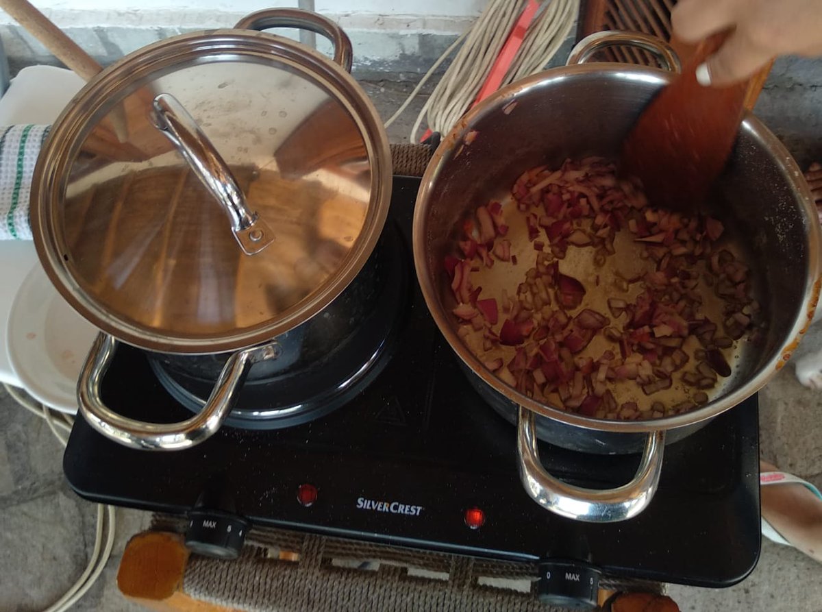 AthirmaNgo's tweet photo. Cut one - Exploring fusion recipes from Syria, Pakistan, Bangladesh and Greece.
To be continued...
#athirma #epanomi #CommonThird #TogetherMovingForward https://t.co/J4DNQLHosX