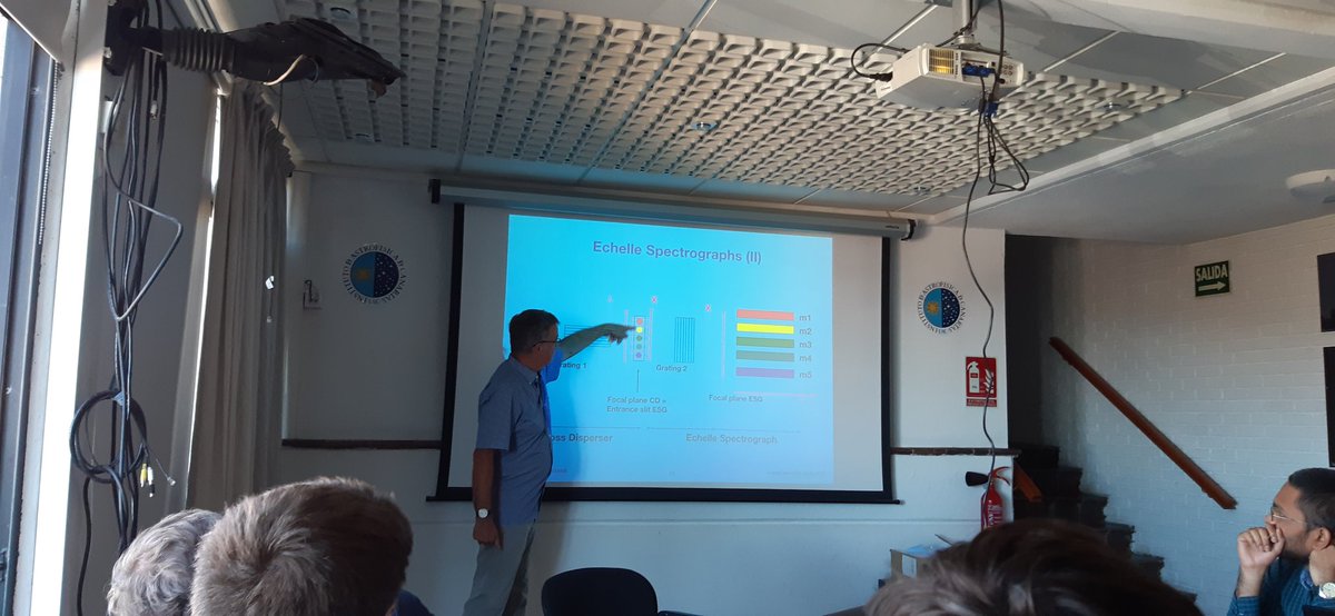 hypnus1003's tweet image. When an expert talk, it is easy to understand. Dr. Schmidt talking us about Spectroscopy. @estsolarnet #solarnet #summerschool