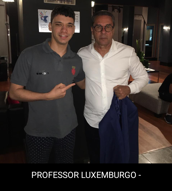 pet_ramoss's tweet photo. Professor Luxa tá com medo de vir para Vitória? Acho que o professor tá devendo alguém aqui. https://t.co/R4io5z4k6T