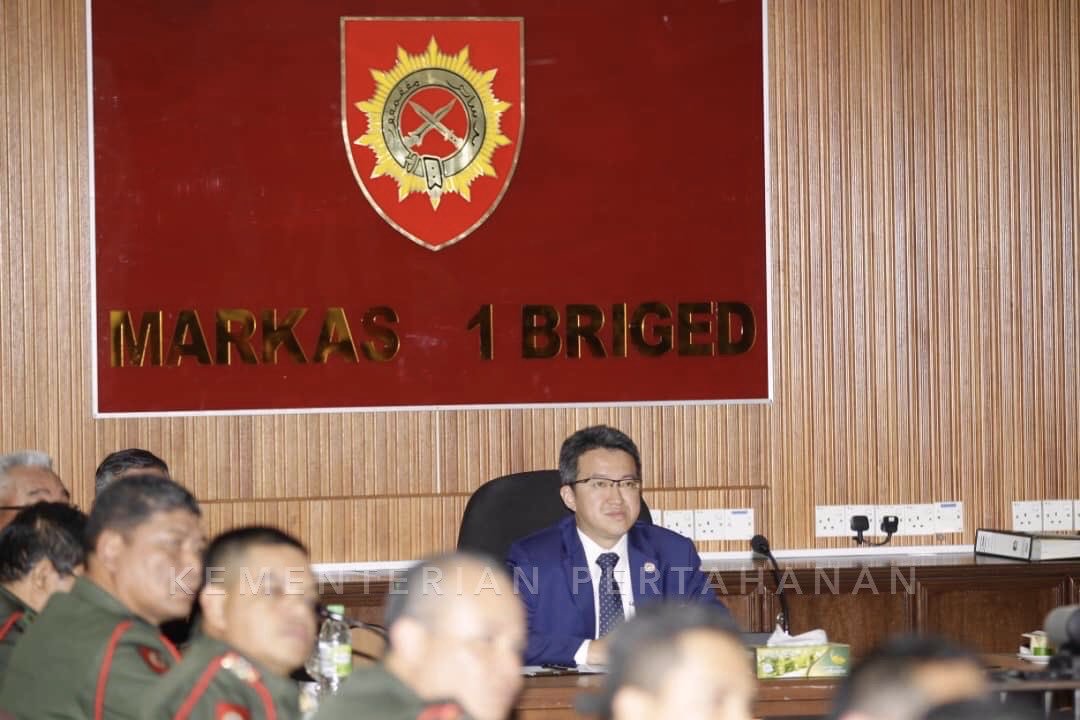 Liew Chin Tong Melawat Kem Rasah Markas 1 Briged Facebook