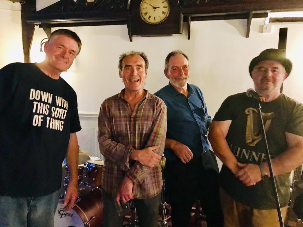 RichardGrahamUK's tweet photo. Sat eve with Rick, Bart &amp; co Gloucester &amp; Stroud based #Blueshounds at the historic #DickWhittington #Westgate (which contrary to Trip Advisor is NOT closed but v much open under Tom &amp; Bonnie mgmt) #SOMAC Another great #Gloucester music moment https://t.co/izkZJIiHhR