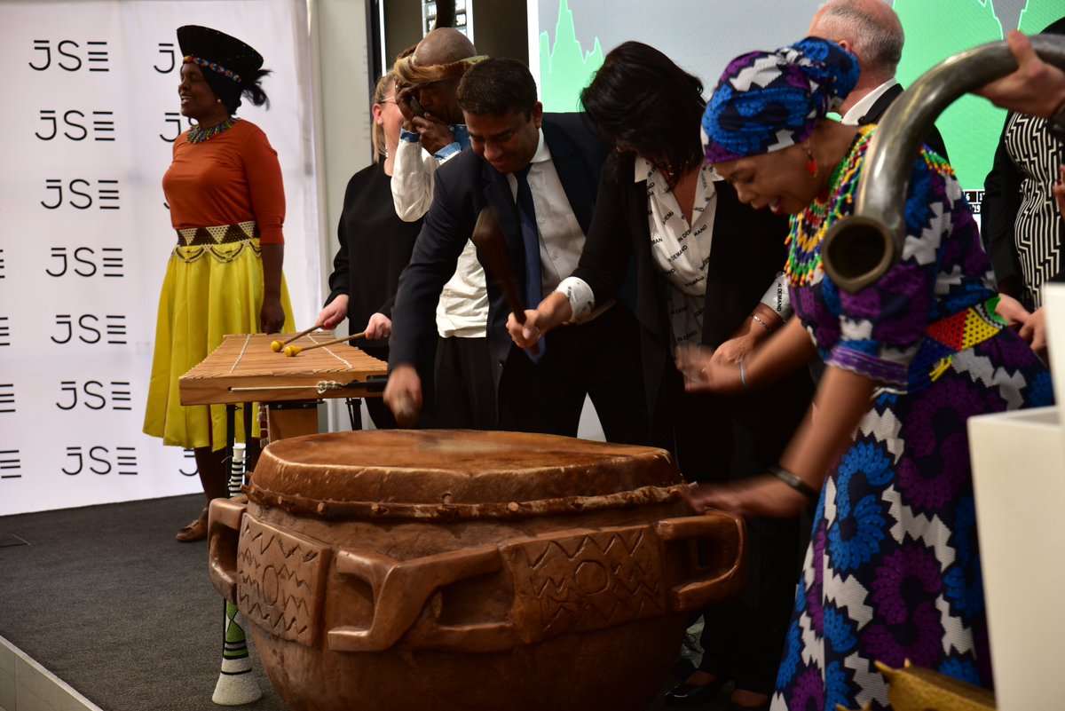 JSE_Group's tweet photo. The countdown begins. The sound of the kudu horn officially opens the market.
#JSEMarketOpen #pamgoldingeastandwest https://t.co/5BqHNbaP8V