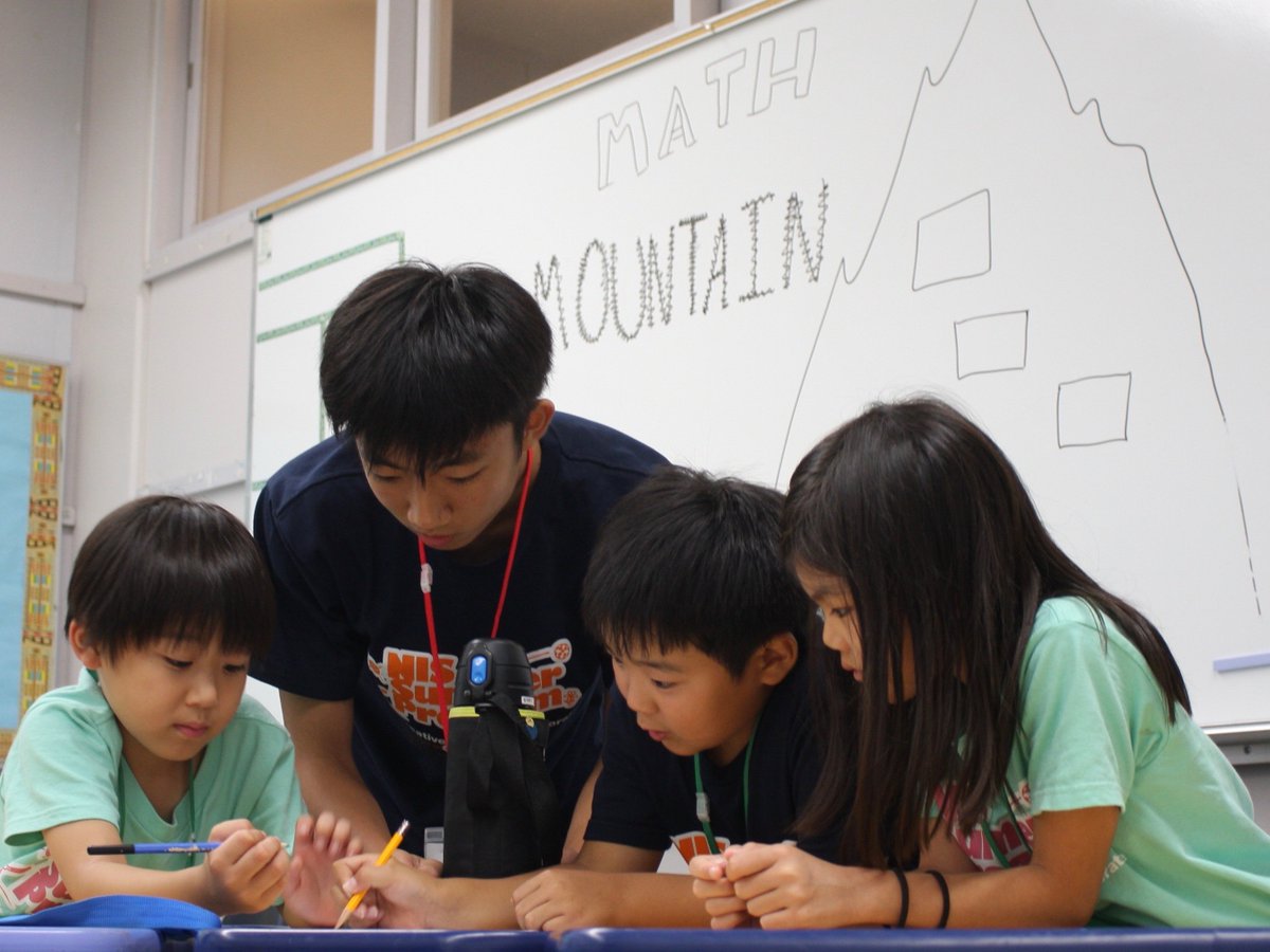 NIS_Summer's tweet photo. Let's explore math mountains! How many squares can you find? #NISsummerprogram2019 #mathmountain #mathisfun #summerschool #サマースクール  ＃名古屋国際学園 https://t.co/mNHqjmOuGG