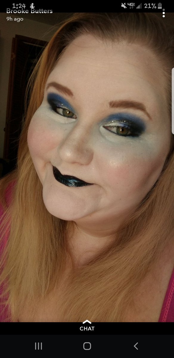 ButtersMargaret's tweet photo. @JeffreeStar I am very disappointed with the blue bloods palette I purchased for my daughter the fallout is awful. https://t.co/UYMzZIdXJz