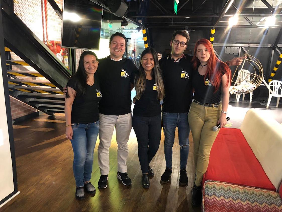 dandre_coder's tweet image. Gracias a todo el equipo organizador de la #jsweek Medellín, ha sido una bonita e importante experiencia en mi vida profesional 🙌😁