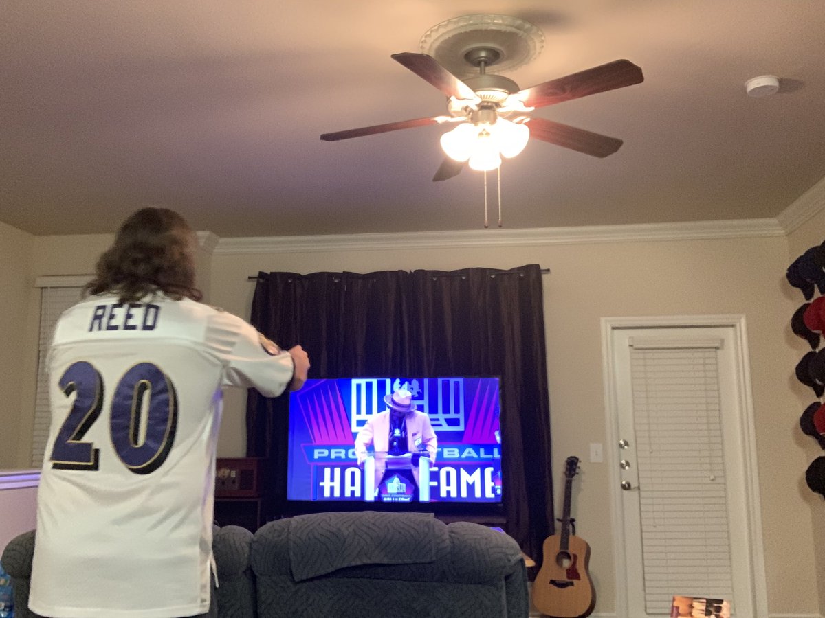 Not a Ravens fan. Not a Miami fan. But absolutely loved watching <a href="/TwentyER/">Ed Reed</a> play this game. One of my all time favorites. Congrats my brotha. #hof2019