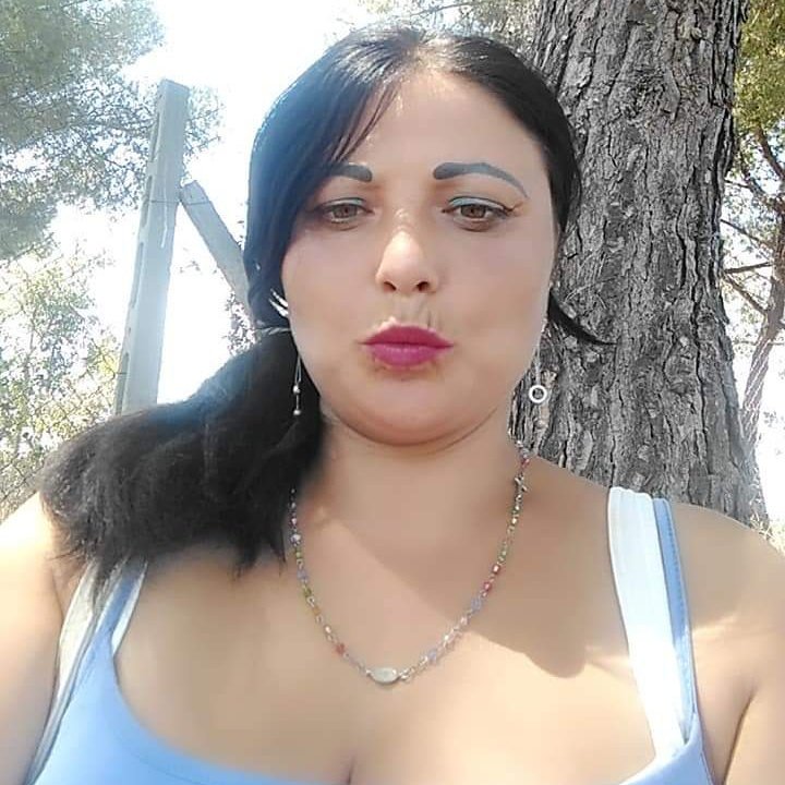 marimlhab's tweet photo. أخي الرجل 
اذا رأيتني لا اضع نقابا او حجابا فهذا احتراما لك 
ولاني افترض انك رجل متحضر لا حيوان بري يهزمه شعر امرأة أو وجهها 🤰🏼 https://t.co/BhWOn4DzoT