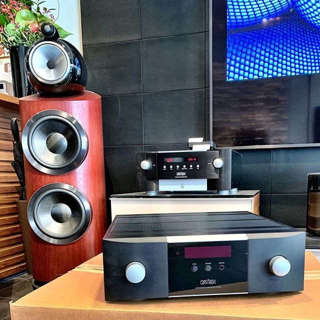 AudioVenue's tweet photo. Mark Levinson integrated amplifiers, both playing in store, #bowersandwilkins #bw #bowers #bowerswilkins #800diamonds #800d3 #800series #hifisystem #marklevinson #no5805 #no585 #no585.5 #levinson5805 #musical #audiovenue #ealing #luxuryhifi #maidenhead … https://t.co/wFlkV1csmE https://t.co/AePPxfZ6fn