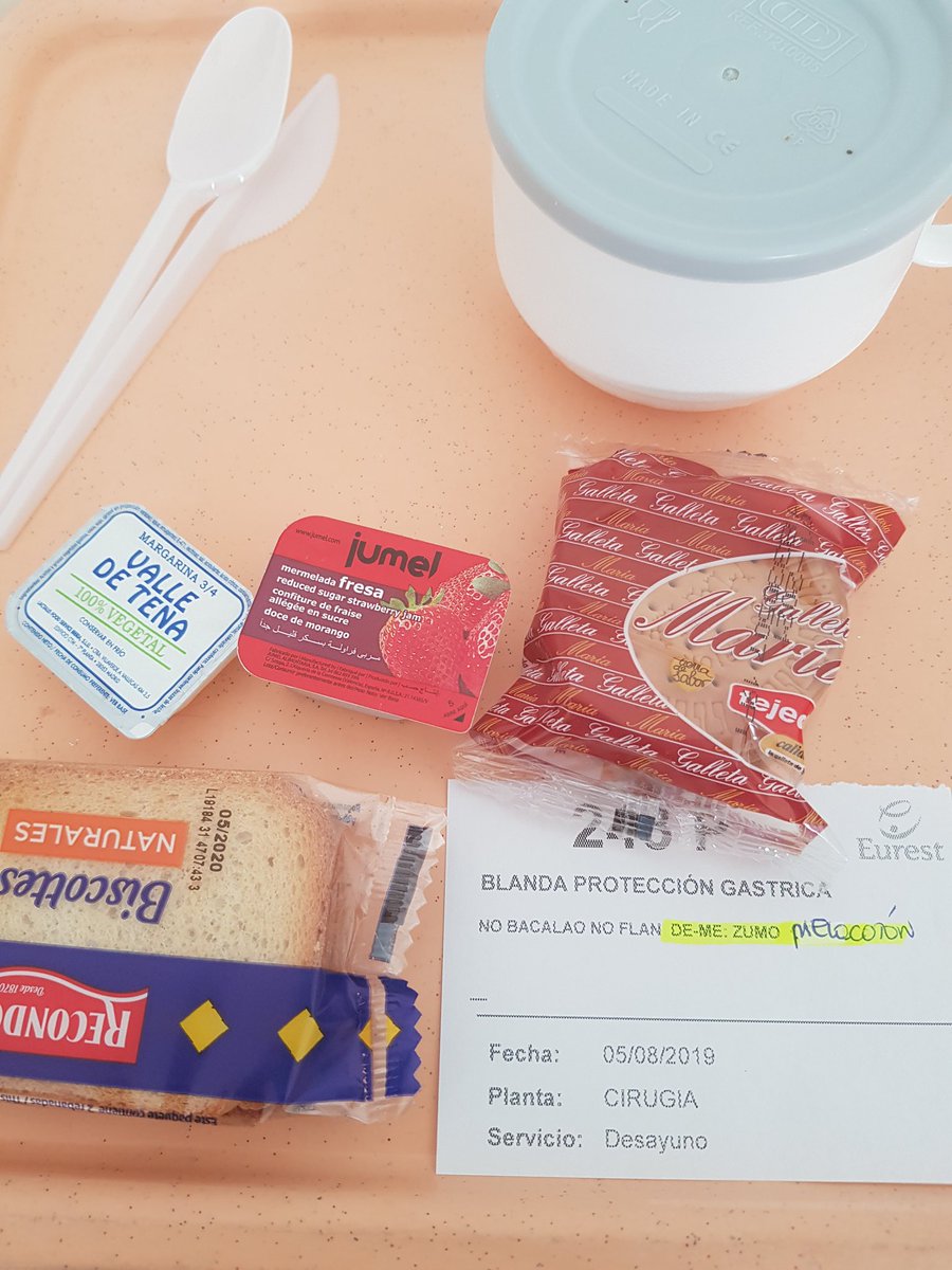 Gastronomiaycia's tweet photo. Desayuno de 'dieta blanda con protección gástrica' post intervención de resección de colon en hospital #vinaros #comidahospital #verguenza @sanidadgob @hospEATal https://t.co/X9djUeTVZ3