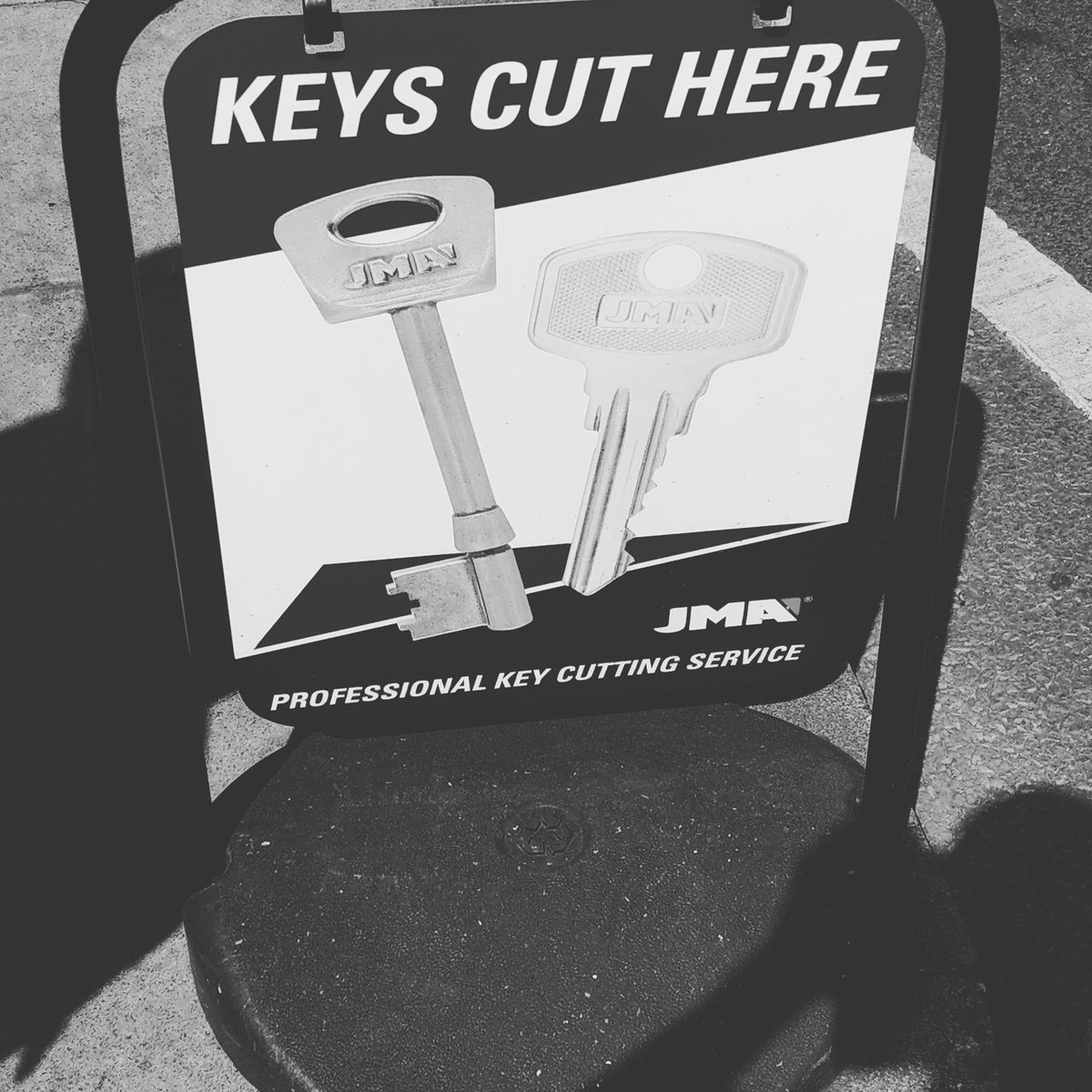 keys_play's tweet photo. This Thursday "Keys" the play. Written &amp; performed by @Philip_Gill1 @SLTheatre 8 August 8pm.
Tickets here :
https://t.co/4Gwg2d0clg

☀☀☀☀ audience reviews
#thebigissue #theatre #newwriting https://t.co/GFDdHRfPJv