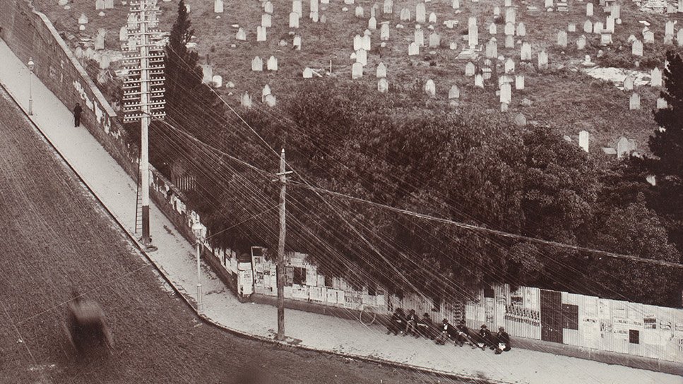 statelibrarynsw's tweet photo. 1844 was a dark year for colonial #Sydney. Banks had collapsed, petty crime swept the streets and appalling murders shook the community. Descend into a dark world of murder & madness in ep 8 of #TheBurialFiles podcast. Listen on your favourite platform!
https://t.co/o4nrBxvVI0 https://t.co/iZ5I5JRNET
