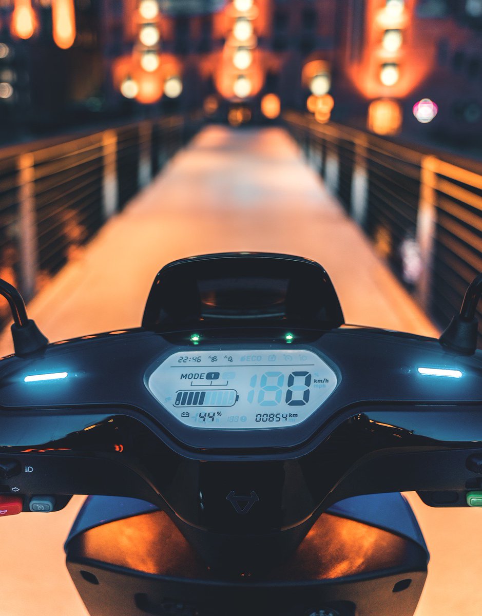 3, 2, 1... arrancamos la semana! A por ella 🛵 💪 #unlockyourcity #aniuwayforward #movilidadsostenible #scooterelectrico