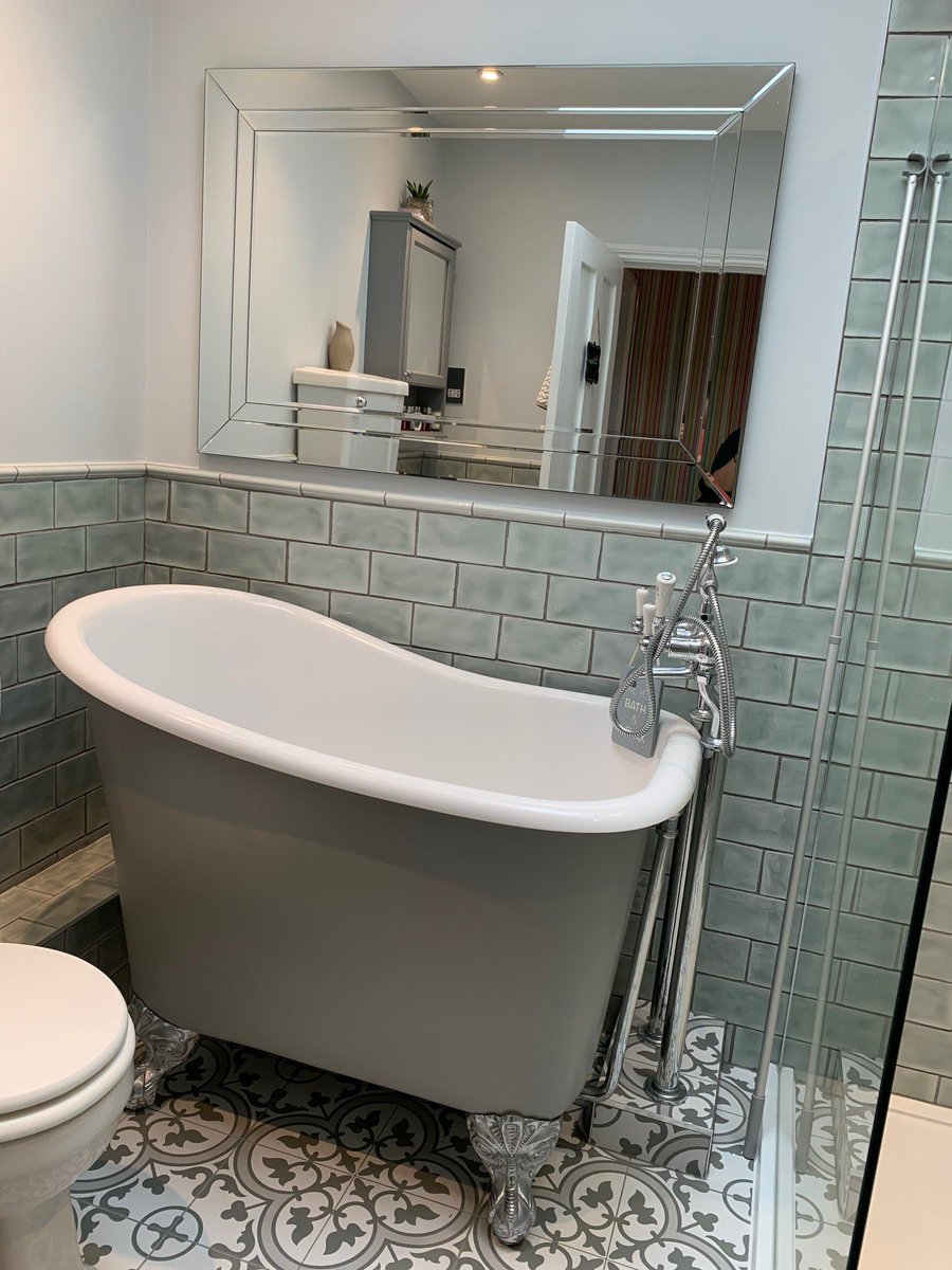 TheAlbionBathCo's tweet photo. Mrs C has sent in images of her lovely Tubby Tub painted by Albion in a colour match to Farrow & Ball Manor House Grey - we love the grey/green combination! Check out our range of baths starting at 1200mm long:
https://t.co/hgm3cDjaHS
#smallbath #freestandingbath #tinybath https://t.co/NeZqRqKwak