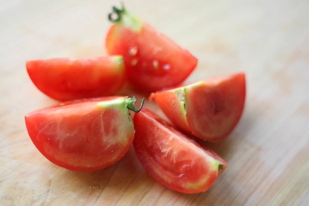 夏野菜の王様！中身が出ないトマトの綺麗な切り方！