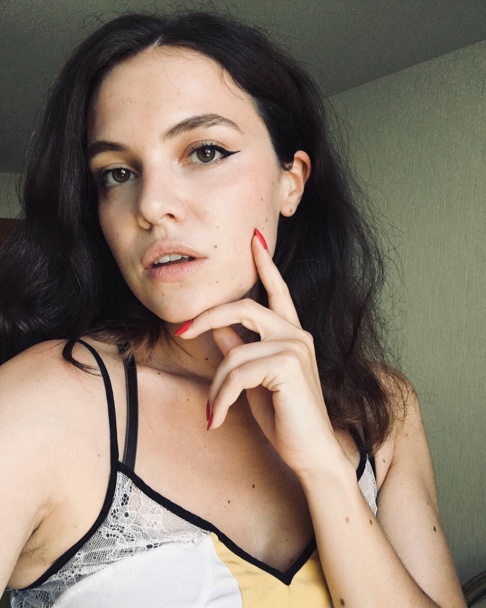combabeclem's tweet photo. Guess what my next tutorial will be on... π€π
πΌπ
πΌ Out this Thursday ! #combabes #nailpolish #nailart #makeup #Tutorials #Empowerment #feminist #feminism https://t.co/ZKSnNf5v7Y
