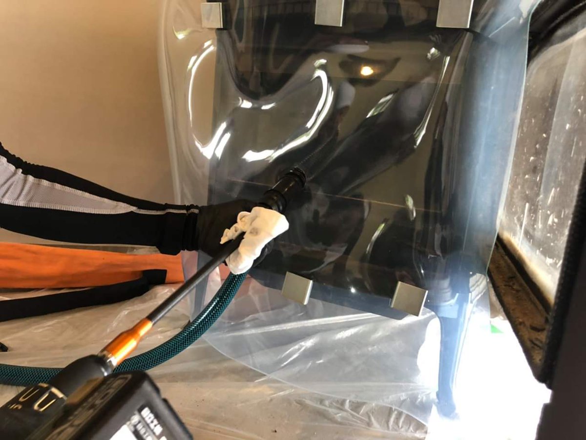 RodStation's tweet photo. Some shots from our Japanese Distributors using the PSK01SB Colourcoded Flexible Liner Powersweeping Kit! Contact  sales@rodstation.co.uk #rodstation @RodStation @SchiedelUK @APICSweeps @BeyondtheStove @hetas_uk @NACS_UK @GomcsInfo @MCSGuild https://t.co/SJwNbkP3Ey