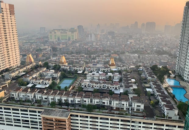 Guardian Cities (@guardiancities) on Twitter photo The suburb in the sky: "It is a surreal urban bubble, where normal life unfolds at an abnormal altitude" theguardian.com/cities/2019/au⦠(photo: <a href="/shahrirbahar1/">shahrirbahar</a>) The suburb in the sky: "It is a surreal urban bubble, where normal life unfolds at an abnormal altitude" theguardian.com/cities/2019/au⦠(photo: <a href="/shahrirbahar1/">shahrirbahar</a>)
