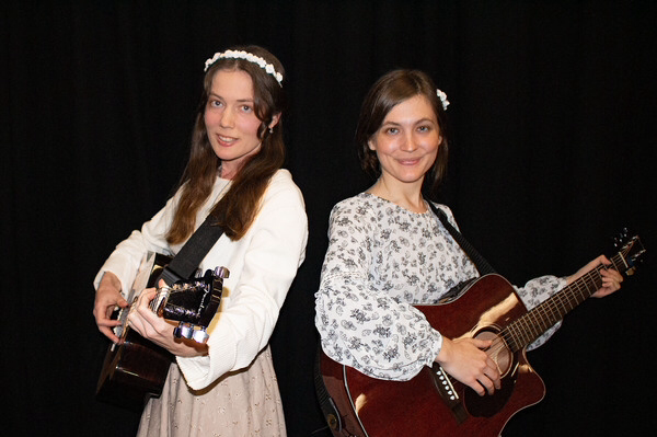 NineYearSister's tweet photo. So happy to have represented Stanthorpe in the Noosa FM ‘21 Summers’ song contest, winning equal 1st place with the incredible Sunshine Coast rockers ‘Duke’! 
What a night!🎶🎉

📷: Noosa Today News
#Stanthorpe #Noosa #21Summers https://t.co/F0g1Ao4Dyo