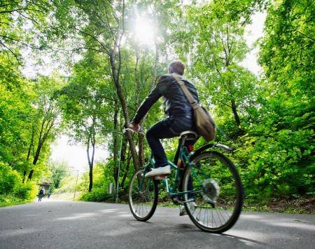 HelsinkiEU's tweet photo. The City of #Lahti is the first city in Finland 🇫🇮 to win the title of @EU_GreenCapital 2021!
🍃Clear Vision for #GreenGrowth and #EcoInnovation
🍃Pioneer in #AirQuality
🍃High-Quality #WasteSystem
🍃#CarbonNeutral by 2025
Be inspired by #GreenLahti: https://t.co/cXEvb1FVOo https://t.co/EApgrgfSBb