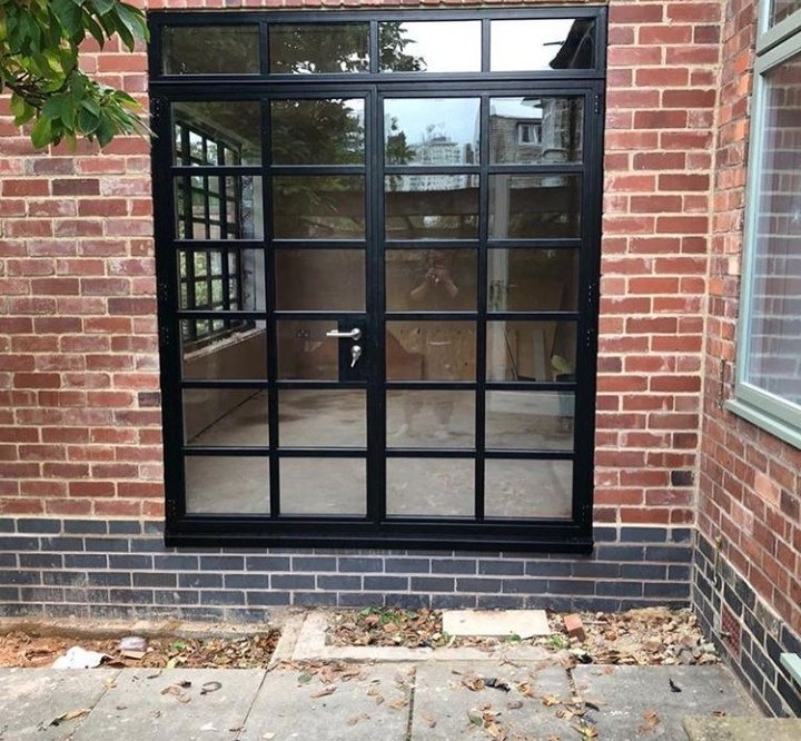 FixingsSword's tweet photo. External steel screens. All dotted around London. #steelwindows #steeldoors #crittallstyle https://t.co/KMXXmxUZ3J https://t.co/6r58FJEwkM