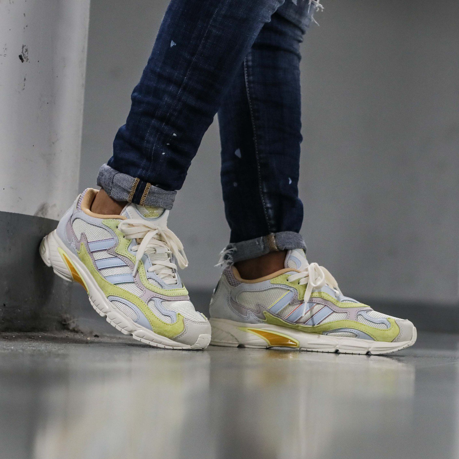 Flikkeren Onderdrukking uitbreiden Corner Street Twitter पर: "ADIDAS TEMPER RUN PRIDE WHITE  https://t.co/zkyv24SW0K Dispo instore &amp; online 🔥 #sneakers  #adidasshoes #sneakerhead #adidas #adidastemperrun #sneakergallery  #adidaslife #marseille #cornerstreet #CS https://t.co ...