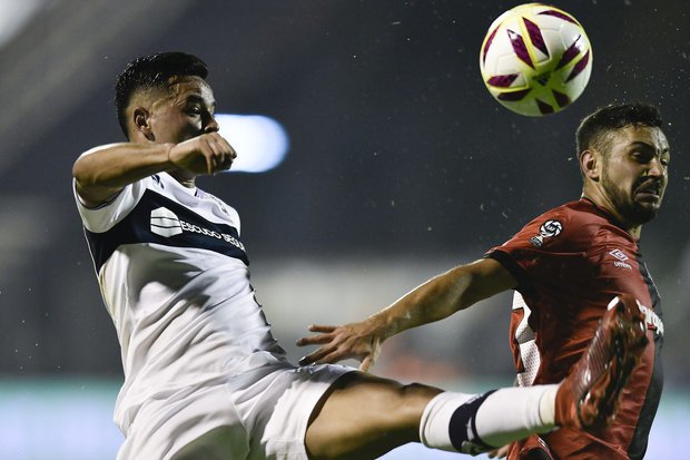 zerozeropt's tweet photo. Internacional sub-20 argentino dado como garantido no Vitória de Setúbal https://t.co/hR6pmUdfpH #BrianMansilla https://t.co/jF1XvpnLUQ