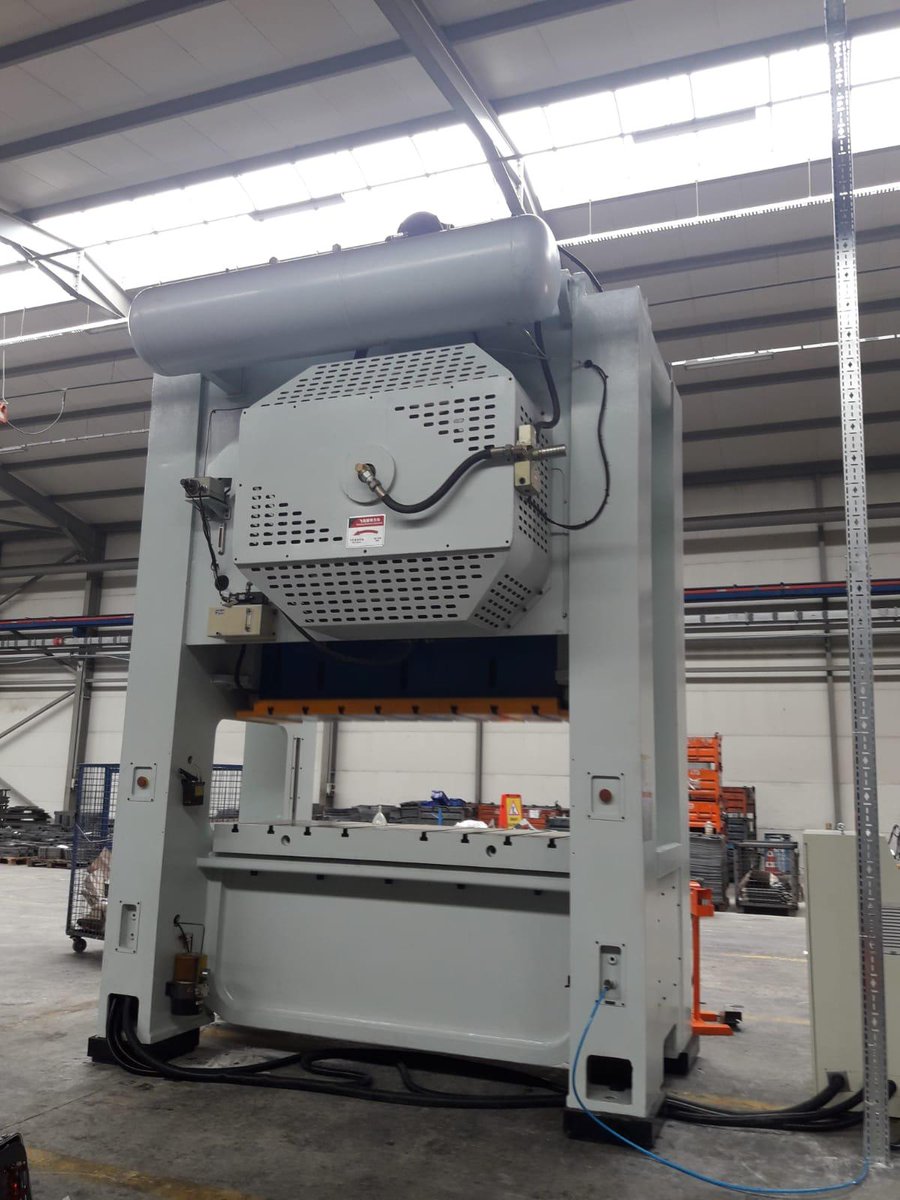 FormsiteLtd's tweet image. Müşterimize teslimini yaptığımız 250 ton H tipi presimiz