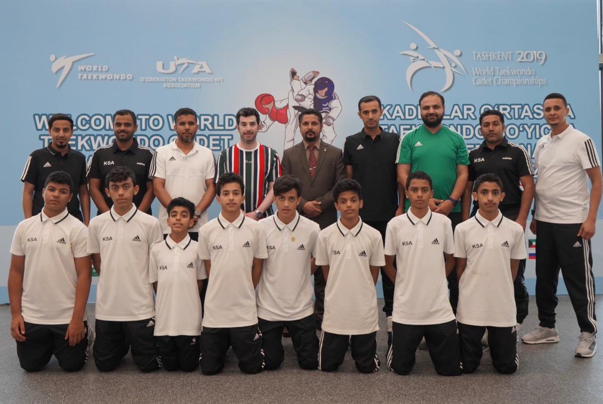 وصول بعثة المنتخب السعودي للتايكوندو إلى مطار طشقند وذلك برئاسة عضو مجلس إدارة الاتحاد السعودي للتايكوندو العقيد فهد الصعيري وكان في استقبالهم مسؤولي السفارة السعودية بأوزباكستان .
#رايتكم_خضراء 🇸🇦