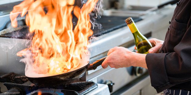 ¿Cuánto alcohol se evapora al cocinar?
Muchos de seguro hemos pensado que casi todo, pues sólo queda en los alimentos el aroma de la bebida utilizada, pero un estudio demostró que se trata de un mito...
ow.ly/ZXM150voepL
