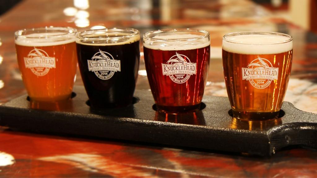 phrank_ly's tweet photo. 10 Great Spots to Grab Craft Beer on Tap in Rochester, NY - by Sofia Sackett for #Phrankly https://t.co/SBSwB2D51n #eatlocal #drinklocal https://t.co/hA8KYpIZft