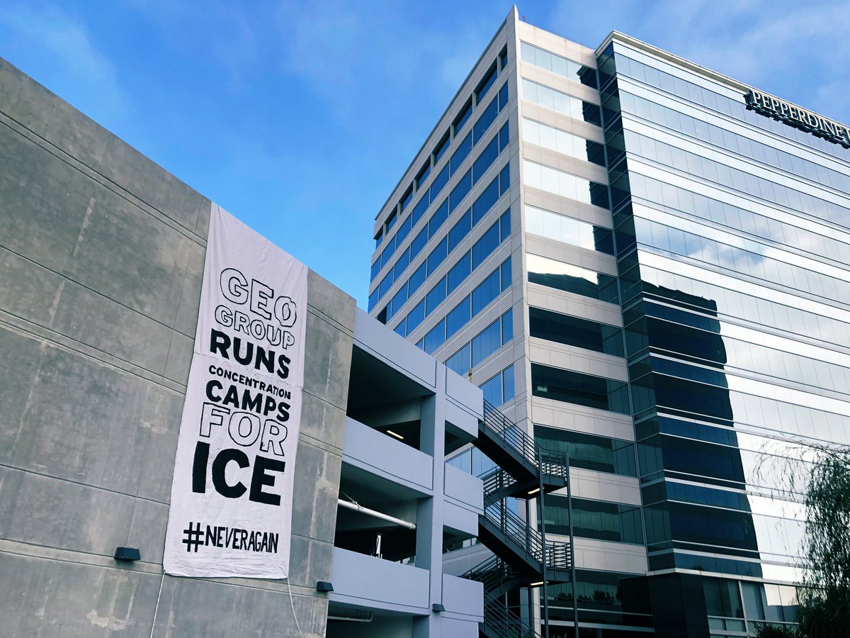 ethanbuckner's tweet image. BREAKING: Jews &amp;amp; allies have shut down the lobby for #GEOgroup, an enormous private prison corporation that runs ICE concentration camps.#JewsAgainstICE #compassionnotcages #neveragain