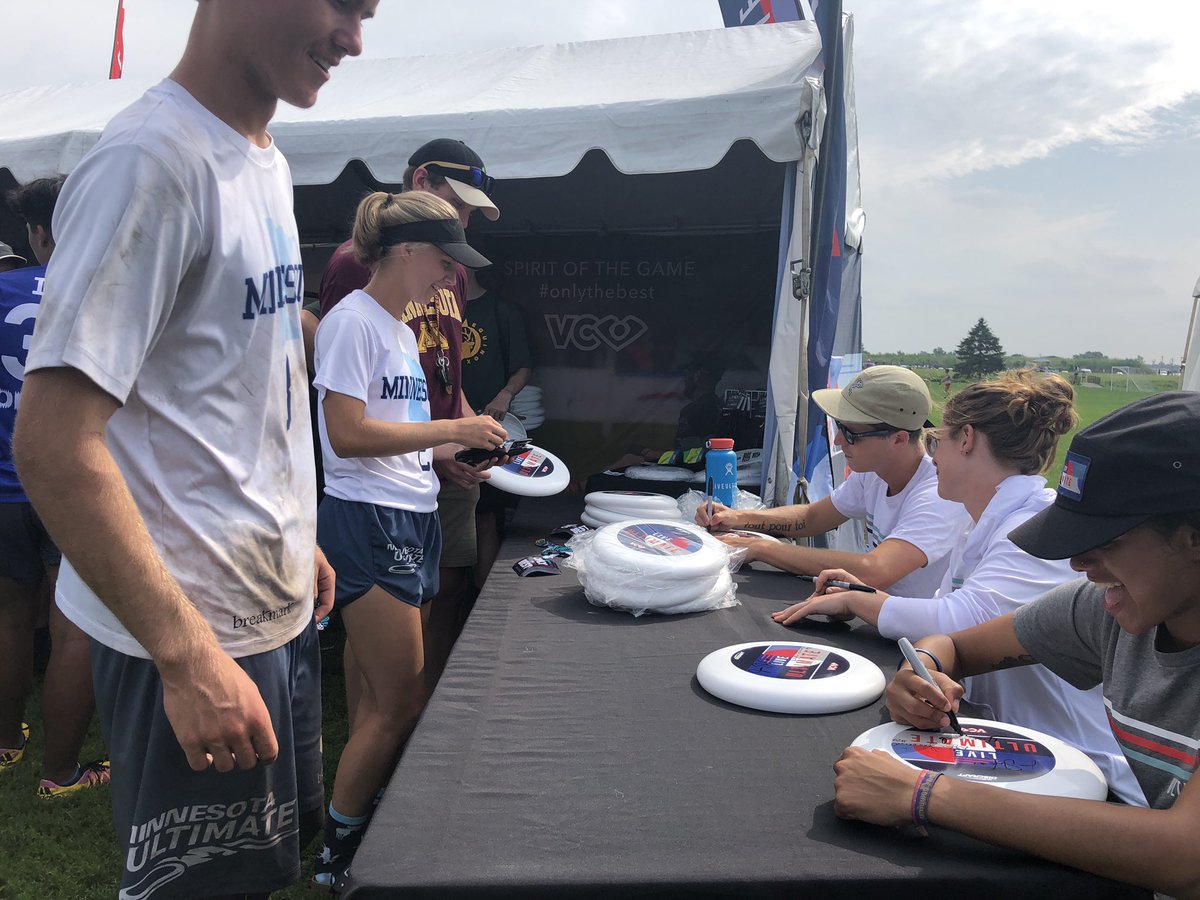 Get one while it lasts!! <a href="/manuelacardens/">Manuela Cardenas</a>, @theSPIKEZILLA &amp; <a href="/JesseShofner/">Jesse Shofner</a> want to meet YOU. #USOPENCHAMPS #LiveUltimate