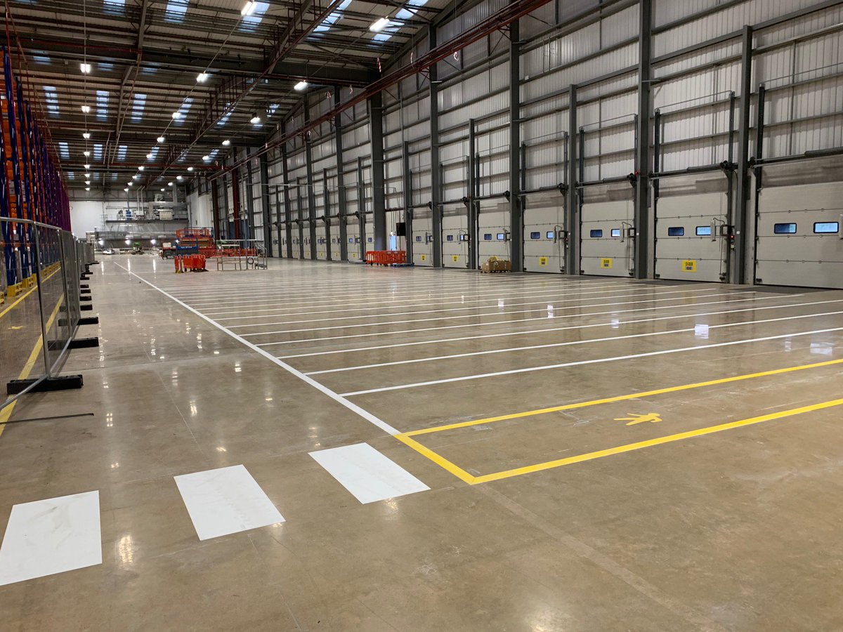 Newly completed warehouse line markings.

If you need your line markings updated or require a new, safer walkway layout give us a call on 0800 7999 801
_
#linemarkings #warehousemaintenance #satisfying #carpark #linemarking #healthandsafety #warehousesafety #warehouse #logistics