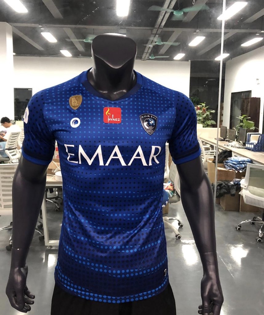 👕 تقرر أن يرتدي الفريق الطقم "الازرق الكامل" في لقاء الأهلي.