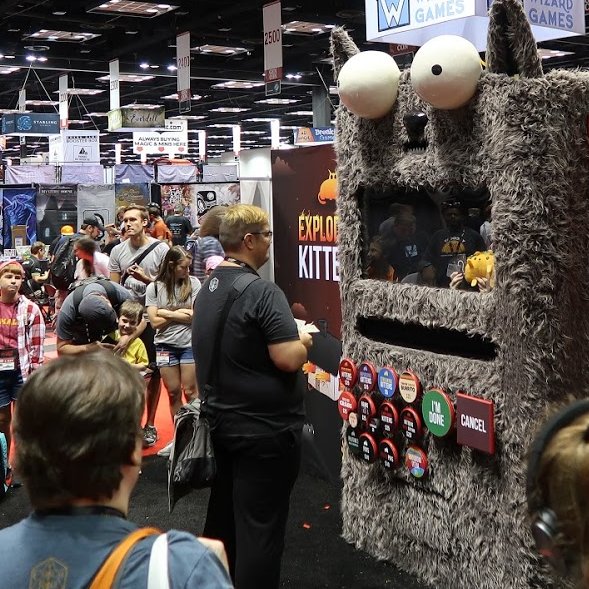 FridayKnightGms's tweet photo. #GenCon I'm tired, overwhelmed and my senses are overloaded. I cannot wait for next year!🤩Here are my highlights of Sunday's People Ocean 🌊, Exploding Kitten Vending Machine 😺 @gameofkittens and Saturday's #Cardhalla https://t.co/XzqGpAyZVb