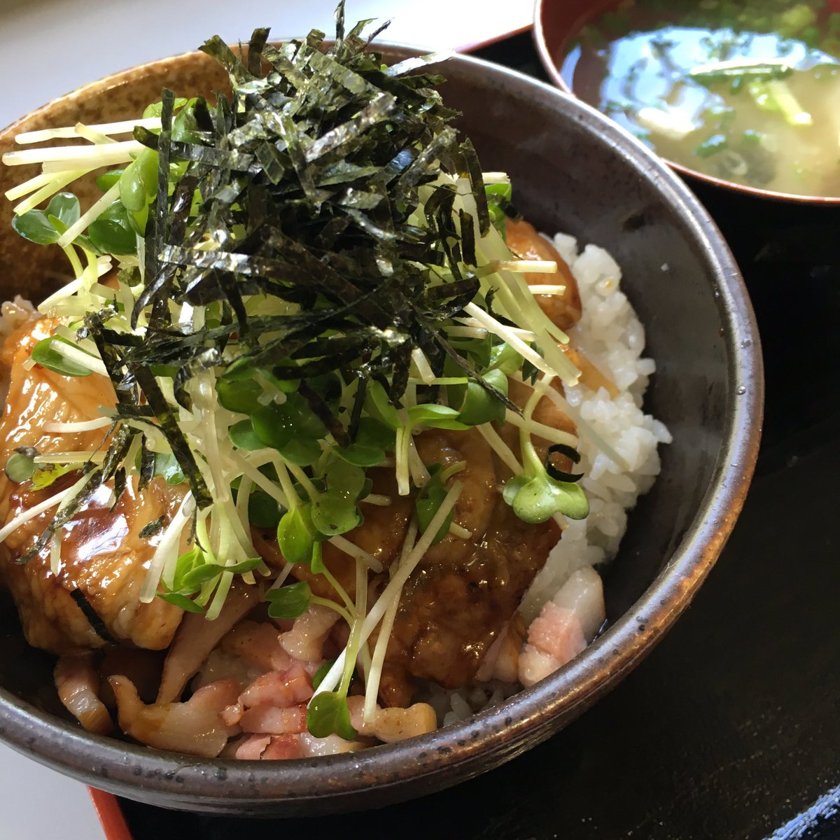 豚ベーコン丼