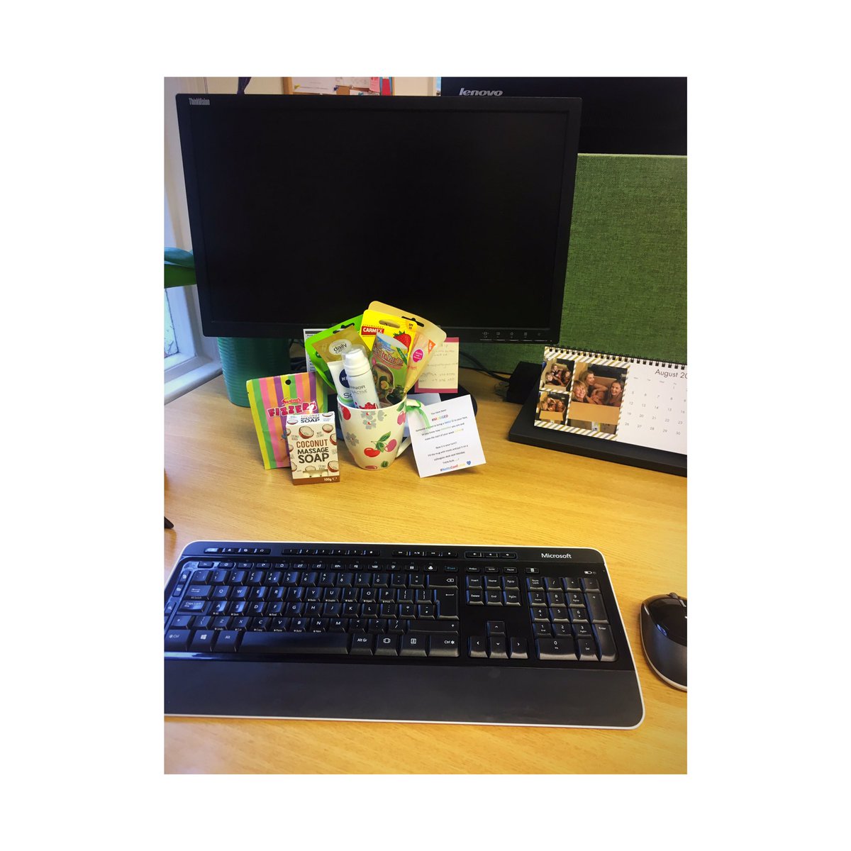 NottinghamConf's tweet photo. This certainly brought a smile to Katie’s Monday morning. A mug full of goodies from a kind colleague to let Katie know how amazing she is and get Katie off on a happy start to the week. 💕🙏 #HappyMonday #NottsConfLove #LoveNottsConf https://t.co/pBU6MHLwYb