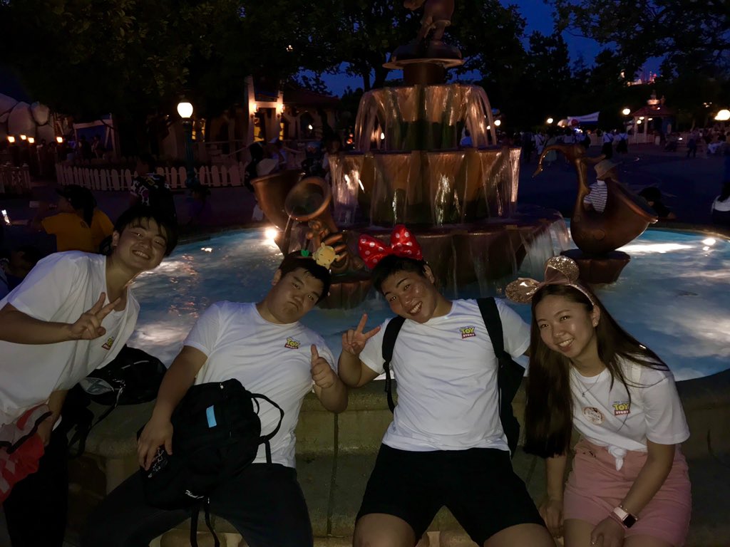 snoopy_fever's tweet photo. 8/4/2019
Disney Land 

Thanks to my best friends for making my 18th birthday extra special 💕 https://t.co/pWuCyMe4e3